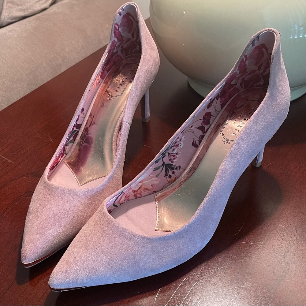 Ted Baker Vyixyns Suede Pumps Size 9